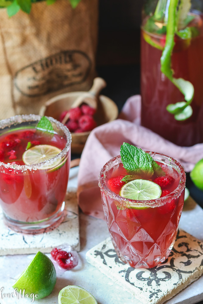 leckerer Himbeer-Minz-Cocktail mit Sirup- so schmeckt der Sommer ...